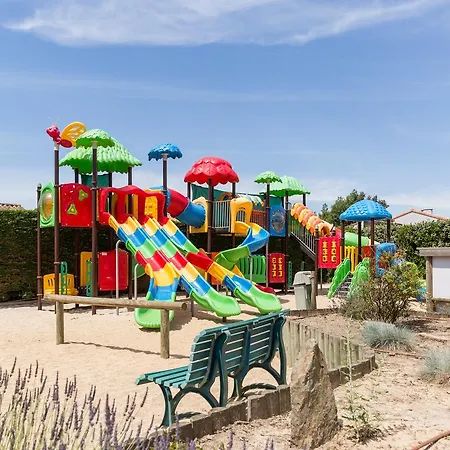 Camping Sunissim Le Chaponnet By Locatour Campeggio Brem-Sur-Mer